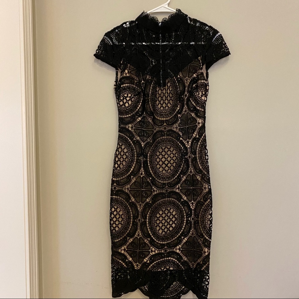 Worn once! Midi bodycon dress with high neck & short sleeves